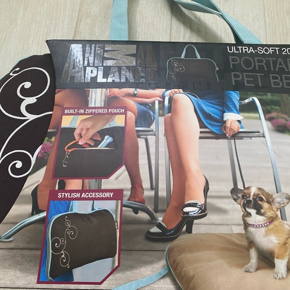 Pet bed 🐶 🐩 new never open or use - Picture 2 of 7